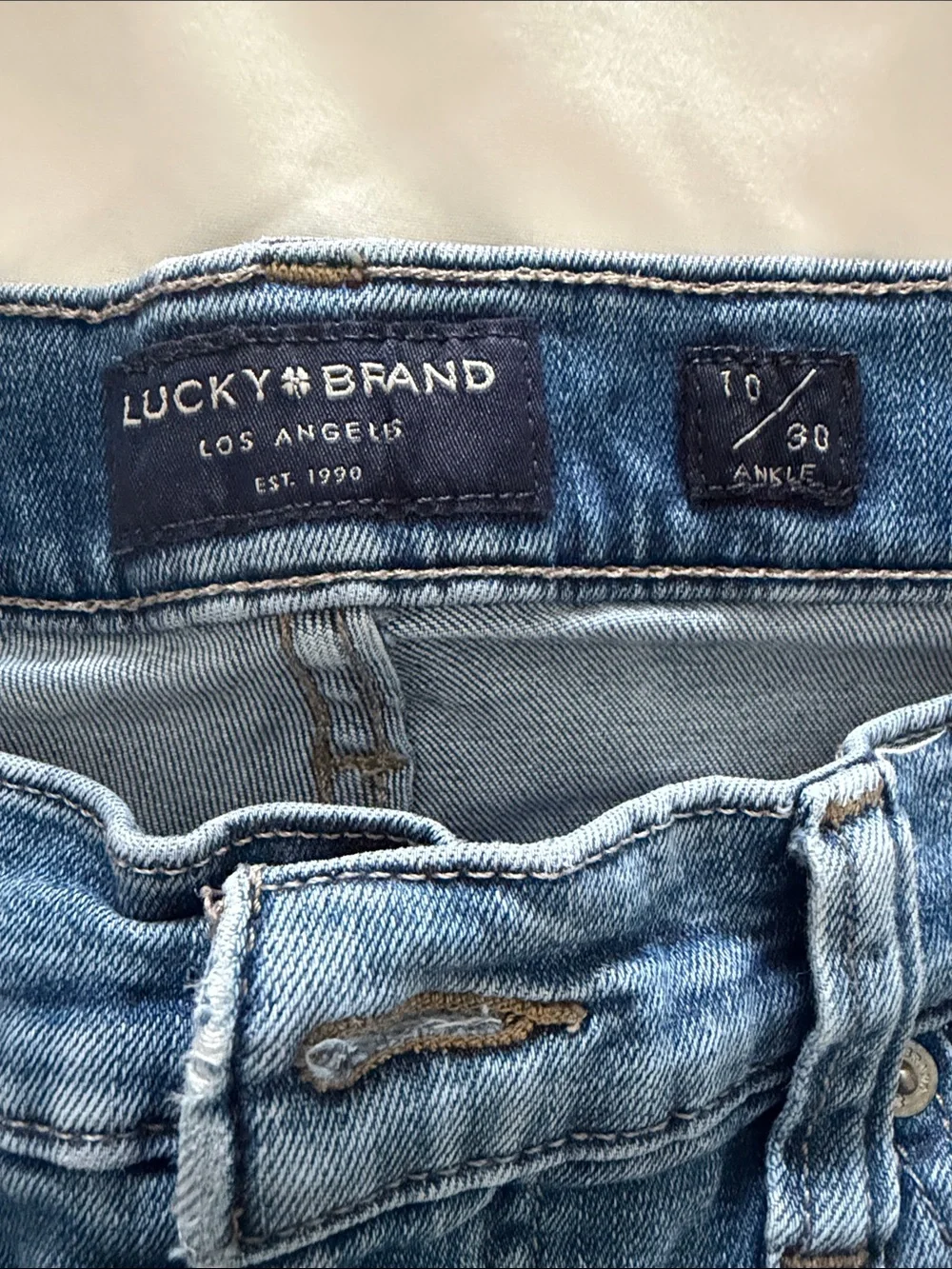Lucky Brand Women's Skinny Jeans in Medium Blue Wash